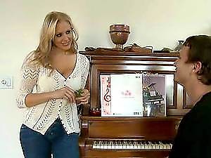 Laela Pryce moans during an amazing pounding